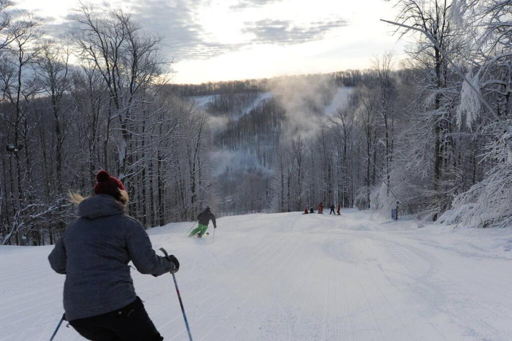 Skiing, Hiking, Village Of Eville Mtn Escape Ellicottville Exterior foto